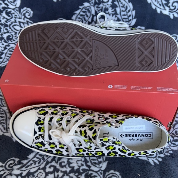 Converse Chuck Taylor 70 All Star OX Egret/Black/Bold Light MEN`S - Picture 4 of 16